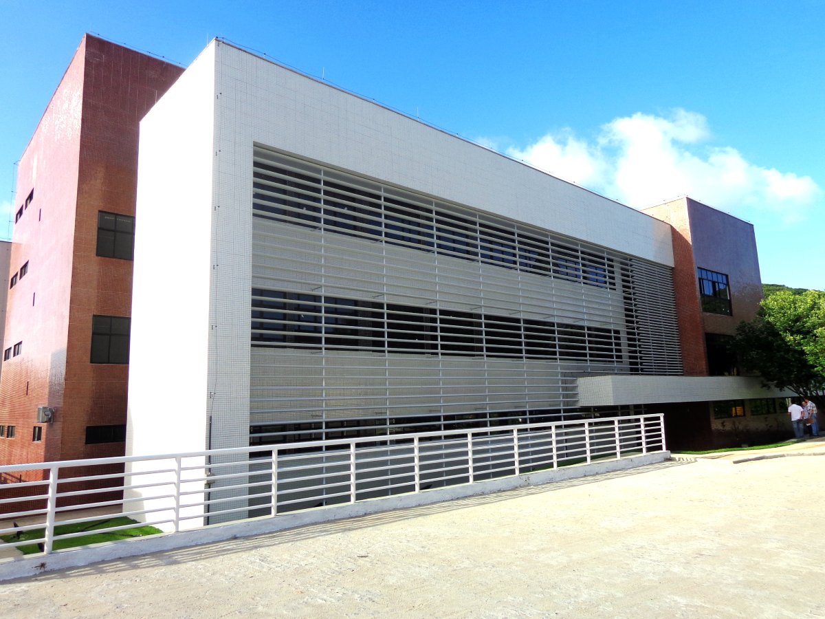 Brise Metálico Sistema AB200 - Refax