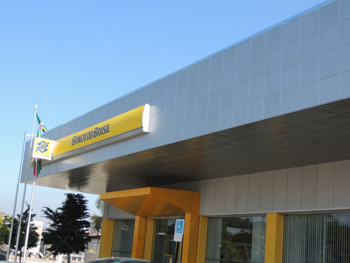 Forro metálico modular clip in - Refax